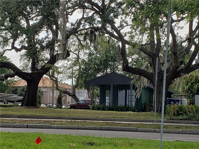 Foto del edificio - 4007 Bayshore Blvd