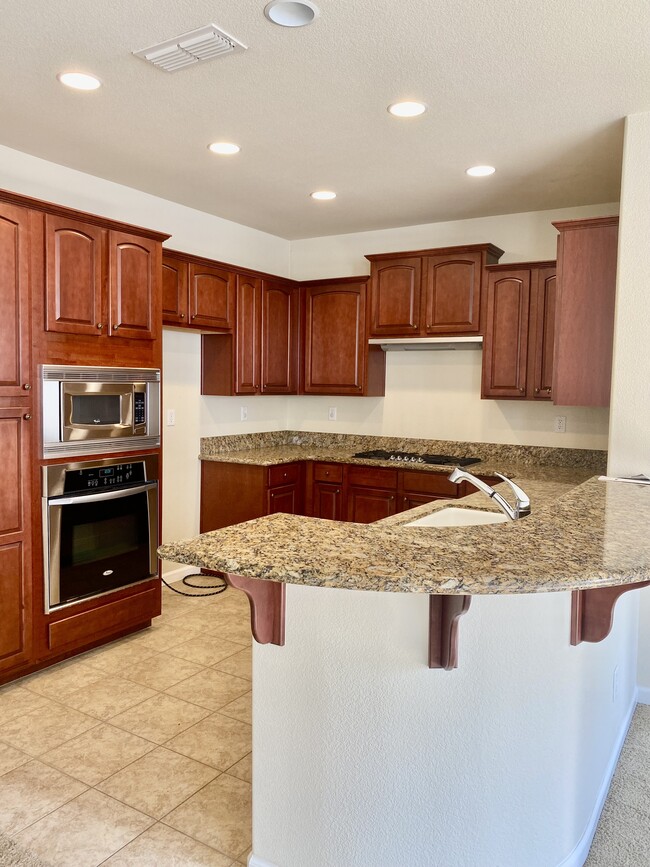 Building Photo - 1407 Rossmere Ln