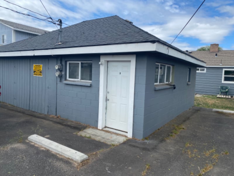 Primary Photo - 1033 W Columbia Ave