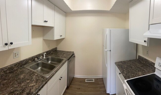 Building Photo - 927-933 Weston Court Vandalia, OH 45377