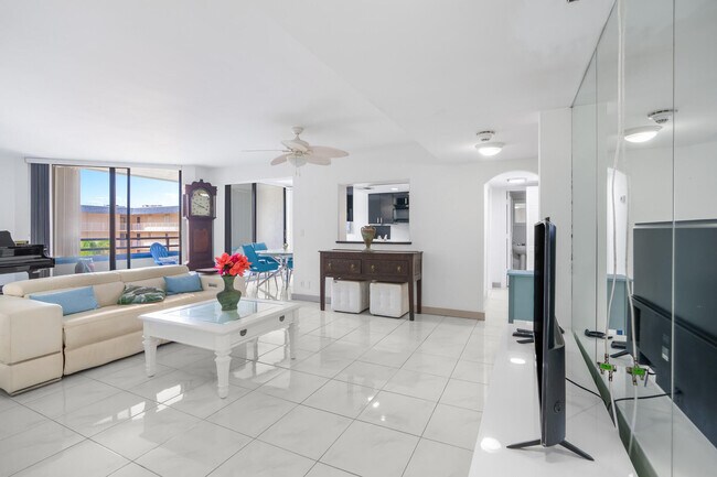 Building Photo - 3555 S Ocean Blvd