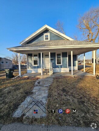 Building Photo - 1502 1st St SW