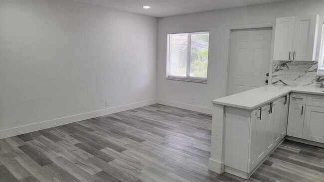 Foto del edificio - 618 SW 14th Terrace