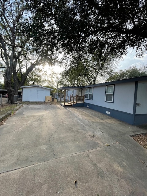 Building Photo - 1214 La Vega St