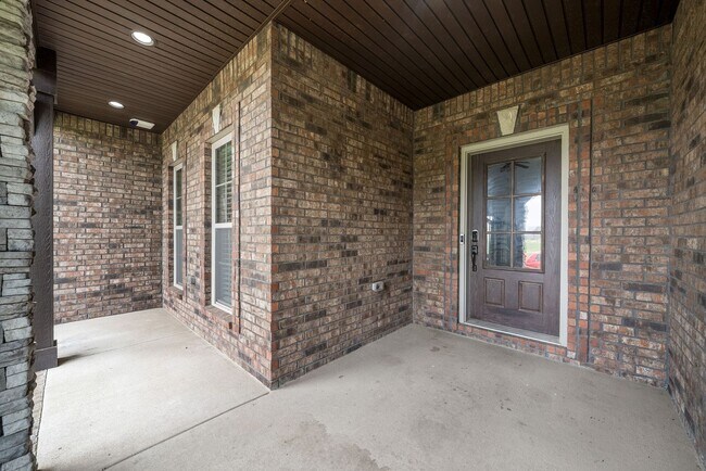 Foto del edificio - 4 Bedroom Pet Friendly Home For Rent!