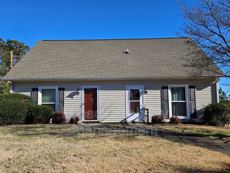 Primary Photo - 105 Glenwood Ave