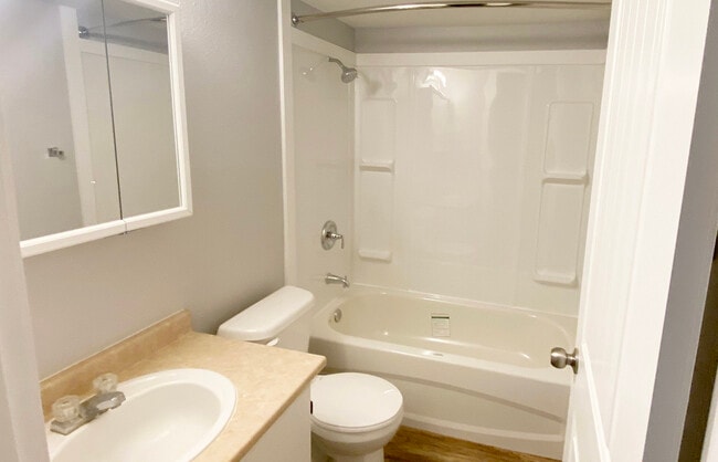 Building Photo - Spruce Manor