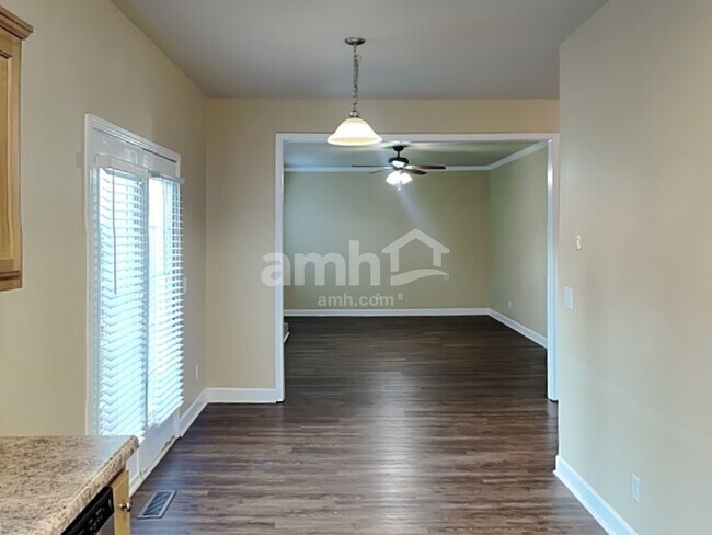 Foto del edificio - 3030 Romain Trl