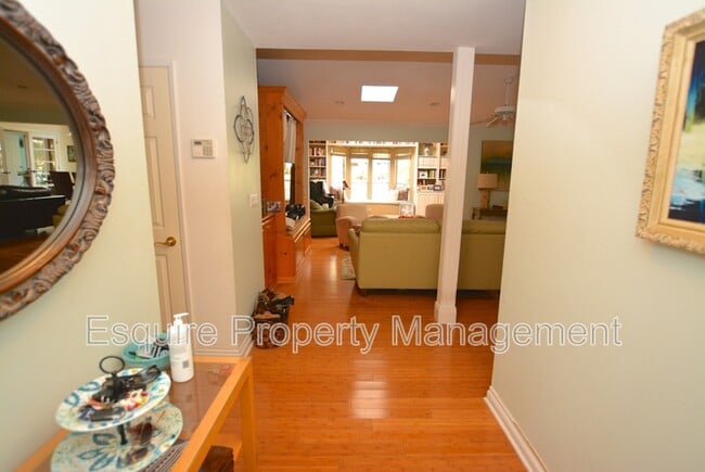 Foto del edificio - 3104 Charlotte St