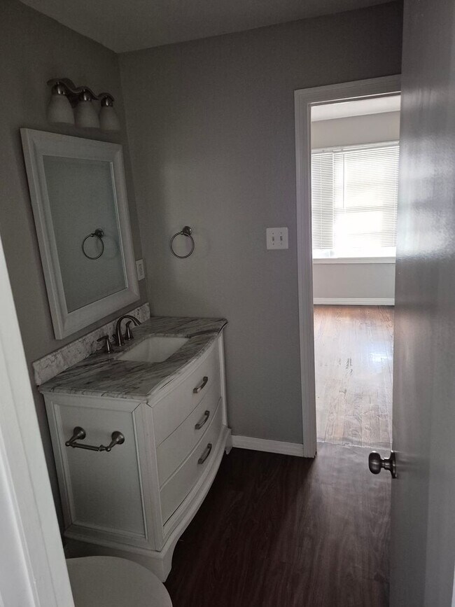Building Photo - Charming 3-Bedroom, 2-Bath Home with Bonus...