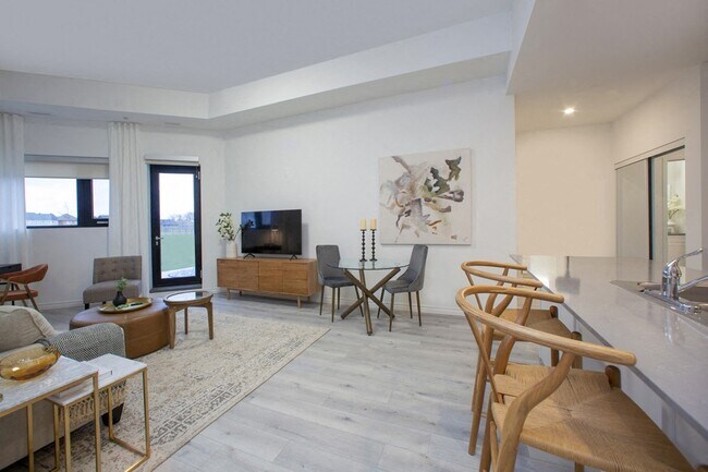 Photo du bâtiment - Bayfield Tower Apartments