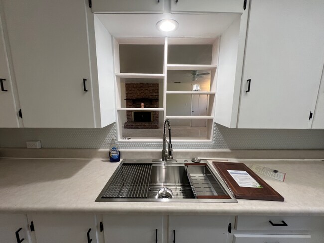 Foto del edificio - 1718 Truman St NE