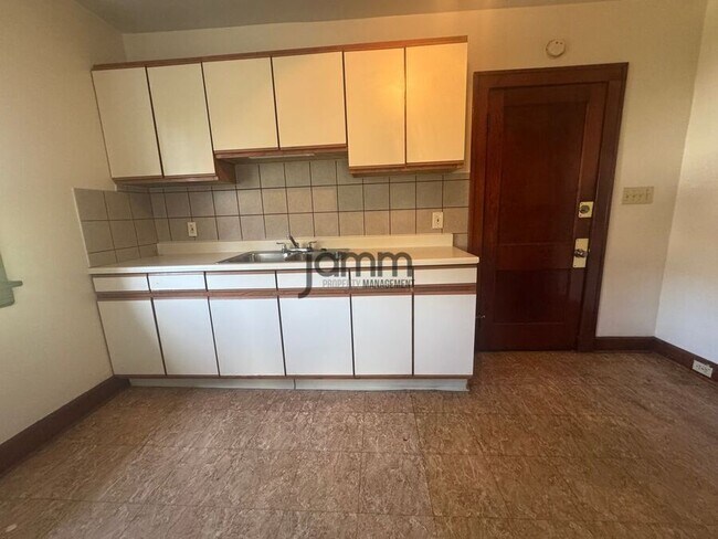 Foto del edificio - 4347 W 49th St