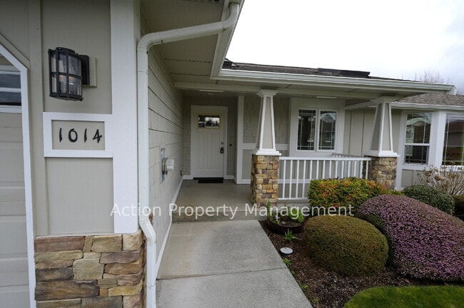 Building Photo - 2+ bed, 2 bath, 3 car garage in Sherwood Village, Sequim