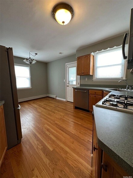Building Photo - 14 Althouse Ave