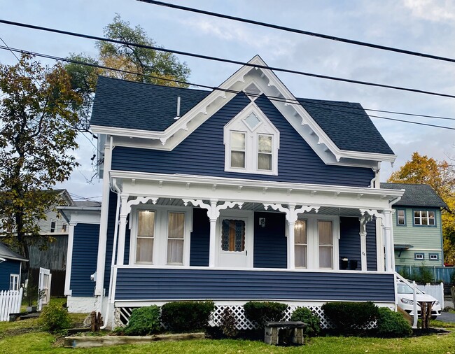 Building Photo - 24 N Chestnut St