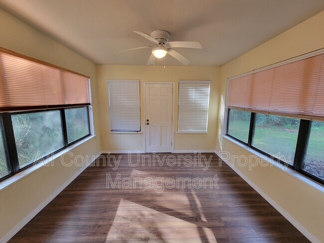 Foto del edificio - 4821 NW 33rd Pl