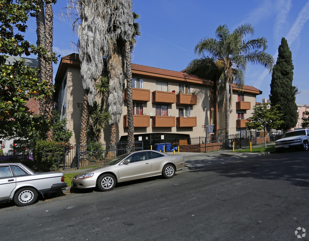 Primary Photo - Villa Berendo Apartments