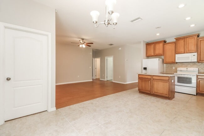 Building Photo - 11746 Colony Lakes Blvd