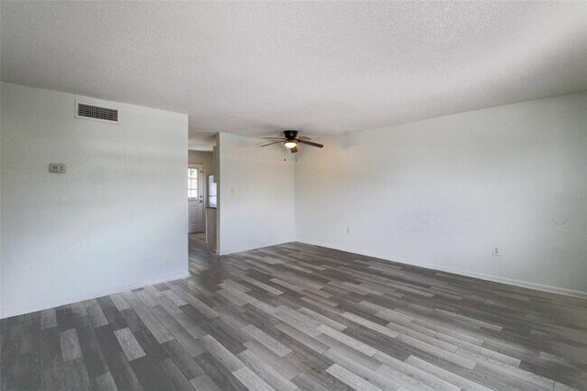 Foto del edificio - 201 Poinsettia Pine Ct