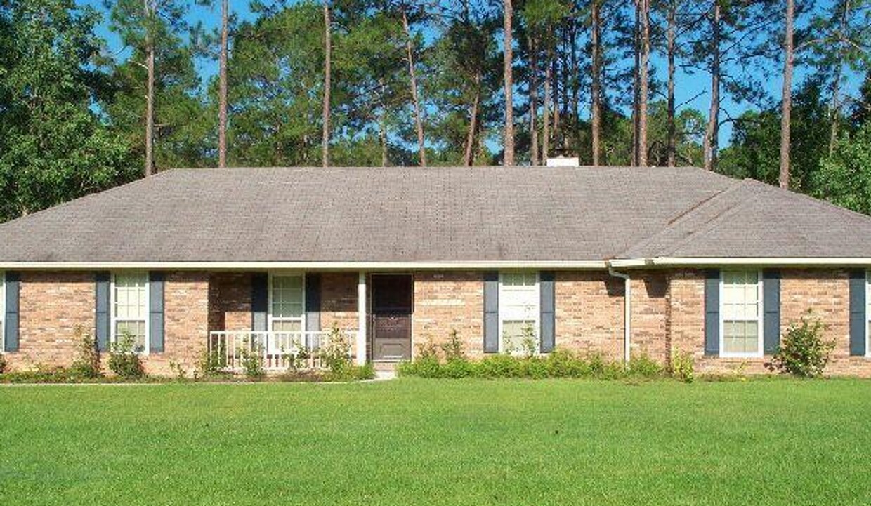 Primary Photo - Spacious 4bedroom/2 bathroom home