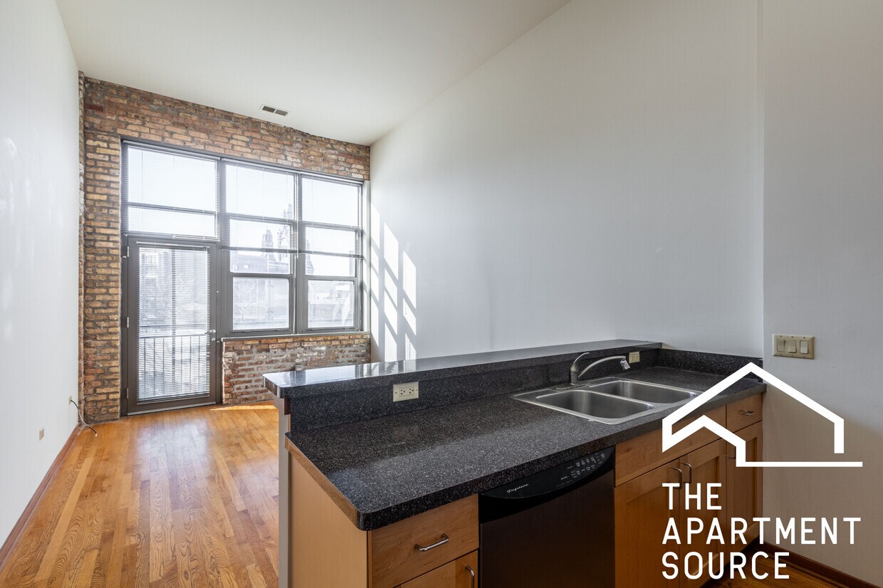 Foto principal - 2934 N Milwaukee Ave