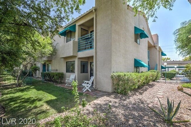 Foto del edificio - 2140 Pinetop Ln