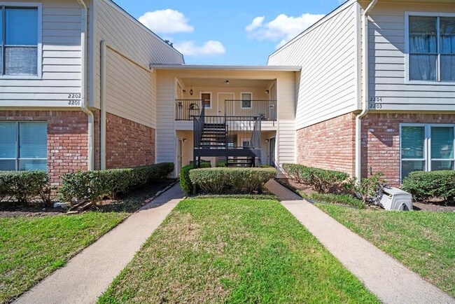 Building Photo - 14555 Wunderlich Dr
