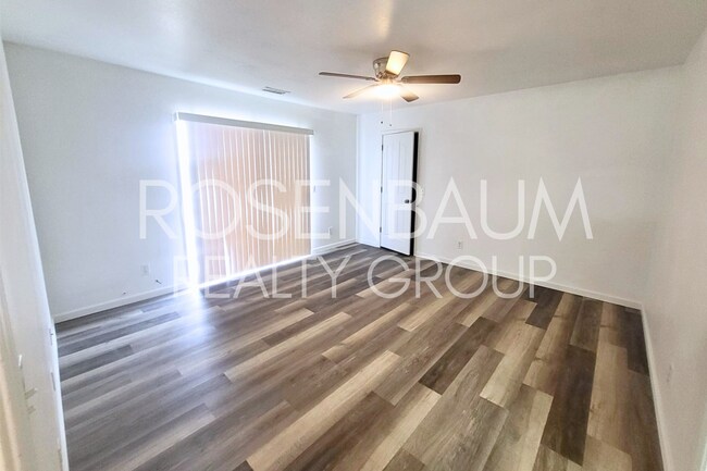 Foto del edificio - Charming 2-bedrooms, 2-baths duplex locate...