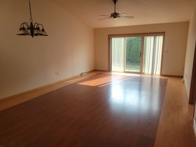Foto del edificio - 60 Cherry Park Ct