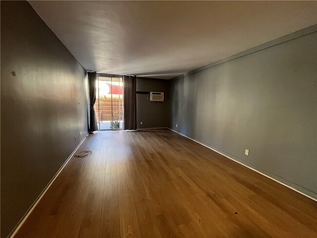 Building Photo - 320 S Gramercy Pl