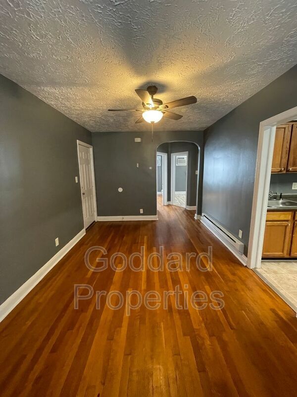 Building Photo - 4910 Poe Ave