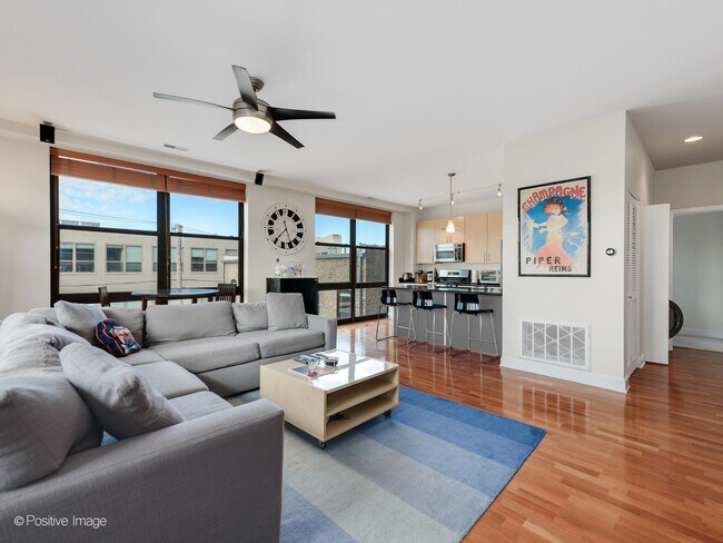 Foto del edificio - 1260 W Washington Blvd