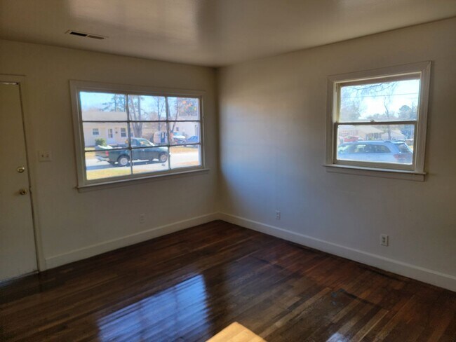 Foto del edificio - 3 Bedroom 1 Bathroom House