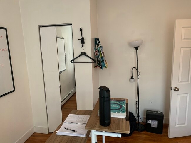 Foto del edificio - 8 Ransom Rd