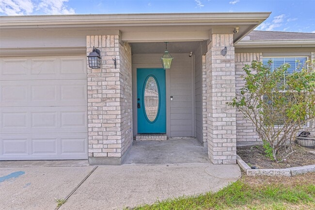 Building Photo - 911 Ruth Cir