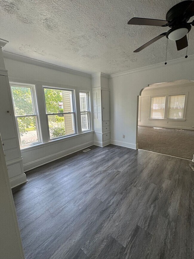 Foto del edificio - 3327 Yorkshire Rd