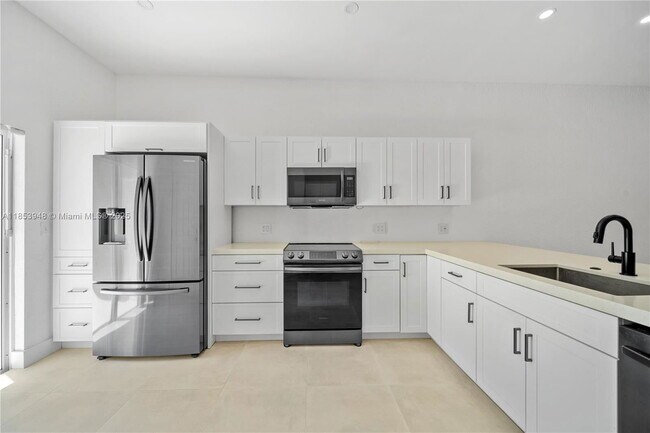 Foto del edificio - 2414 SE 21st St