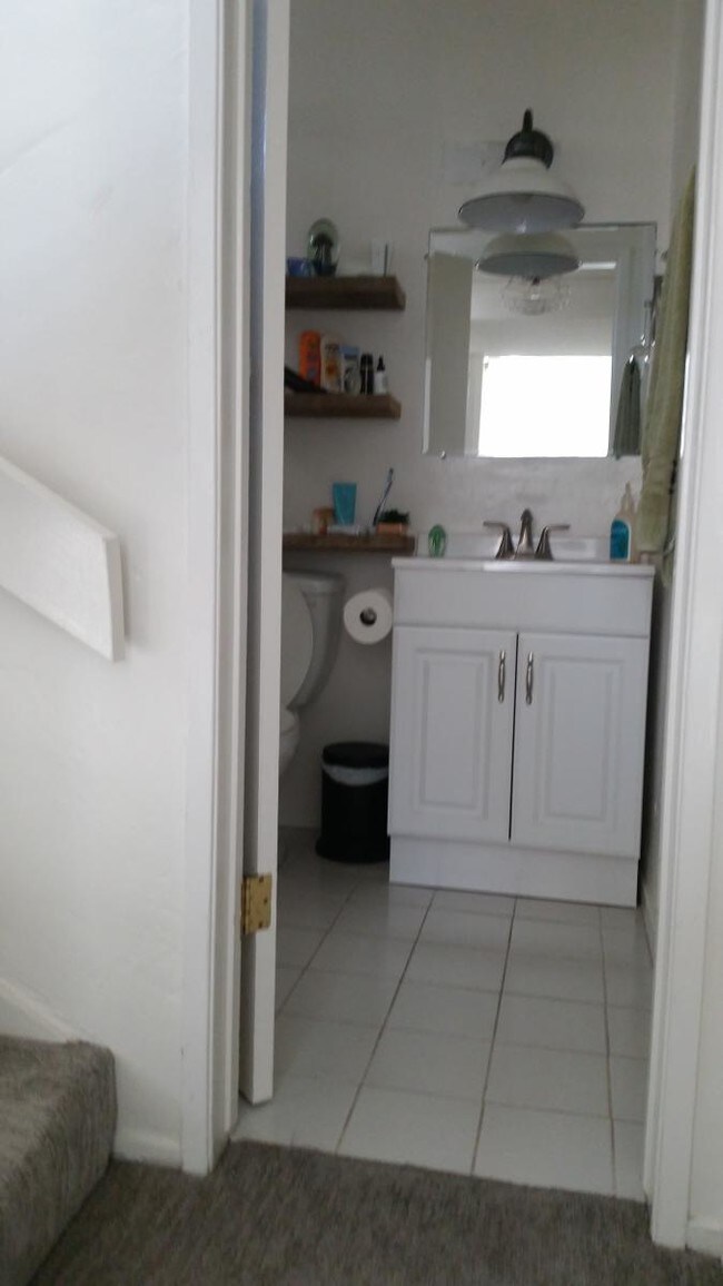 First bathroom - 14 Reef St