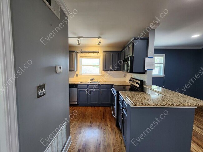 Building Photo - 48 Peachtree Ave NE