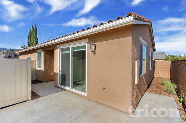 Building Photo - 1734 Lorraine Dr
