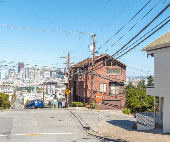 Building Photo - 801 De Haro St