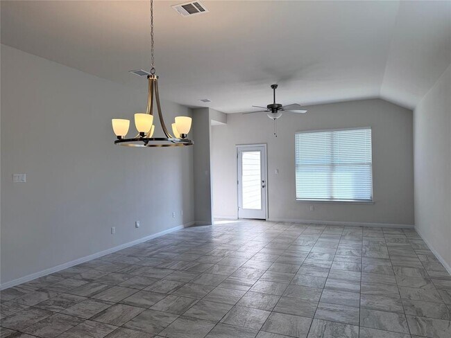 Foto del edificio - 605 Elm Green St