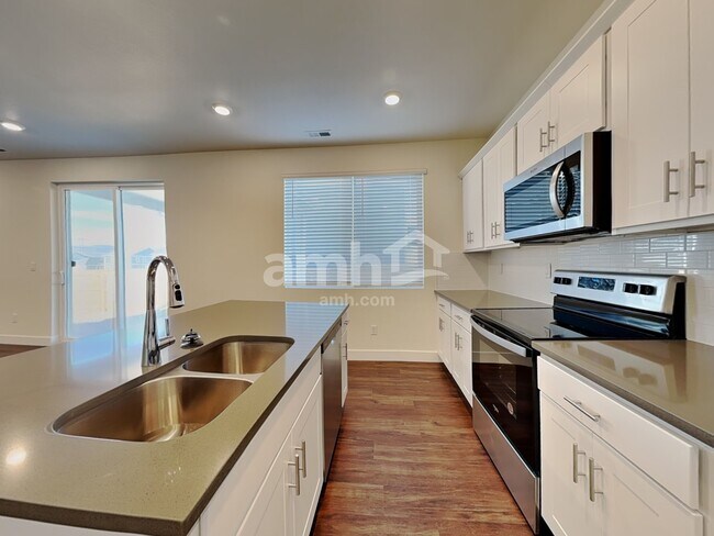 Foto del edificio - 6074 Walleye Dr