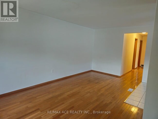 Building Photo - 6033 Swayze Dr