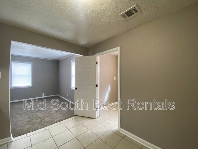 Foto del edificio - 393 King Ave