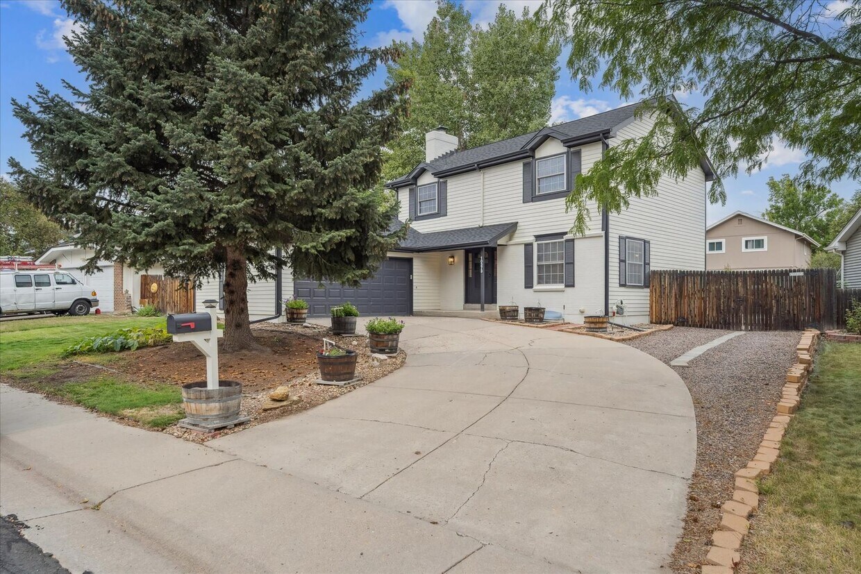 Bright, Modern Home on a Spacious Lot in a... - Bright, Modern Home on a Spacious Lot in a...