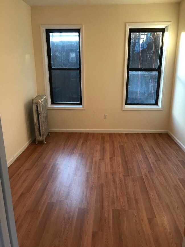 Foto del edificio - 1533 St Nicholas Ave