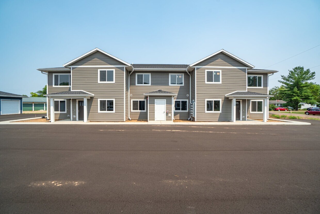 Primary Photo - Beautiful 2 Bedroom, 2 Bathroom Apartment ...