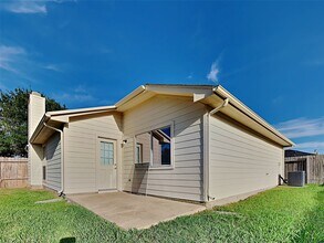 Building Photo - 4002 Old Pine Grove Dr Building Photo - 4002 Old Pine Grove Dr